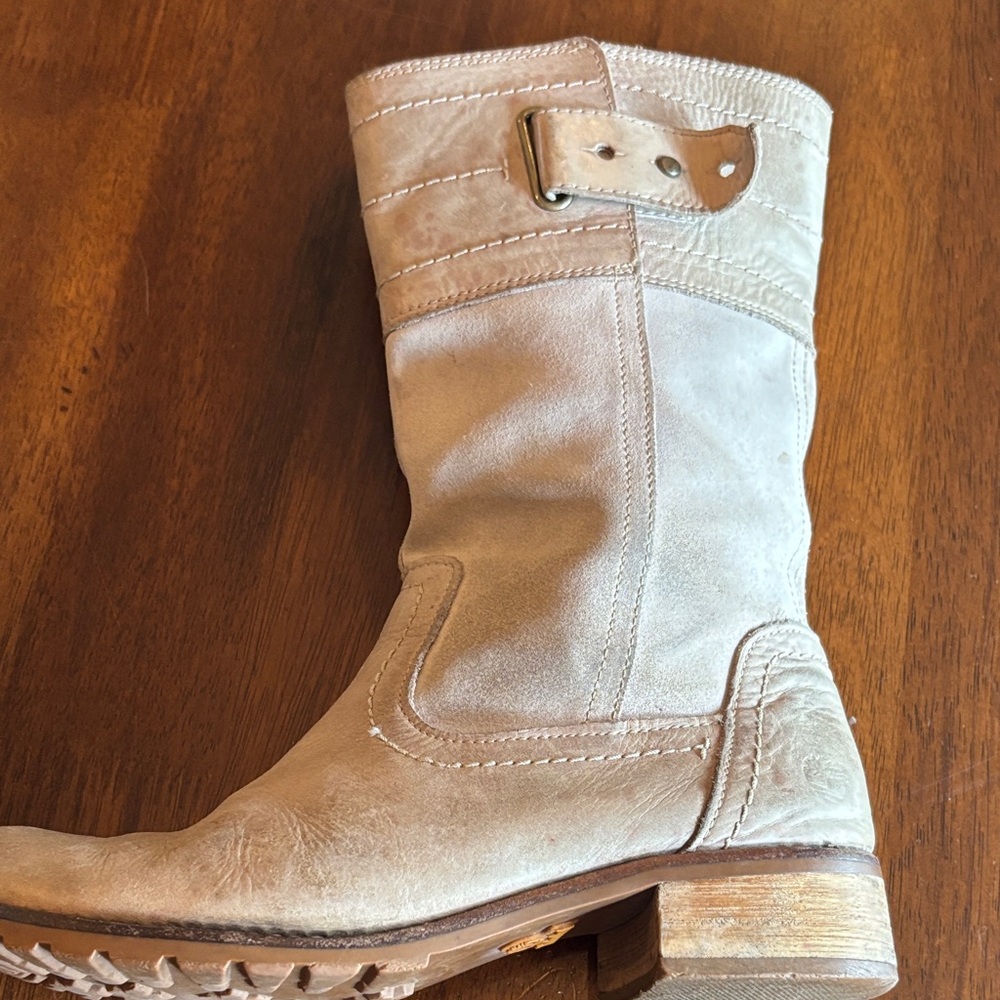 Timberland Women's cream/bone color slouchy Leather Boots - Picture 4 of 9